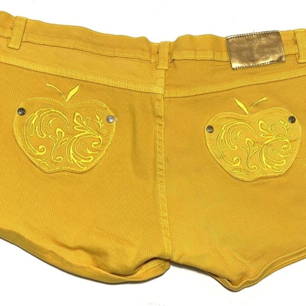 Apple Bottom Jeans Women’s 37 Waist Shorts Yellow Denim 2 in. Inseam